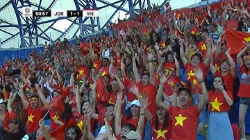 Niềm vui của người hâm mộ nước nhà sau chiến thắng của đội tuyển Việt Nam