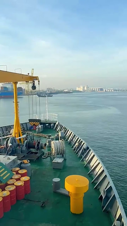 DETIK-DETIK KM. DOBONSOLO SANDAR DI PELABUHAN TANJUNG MAS SEMARANG #shorts