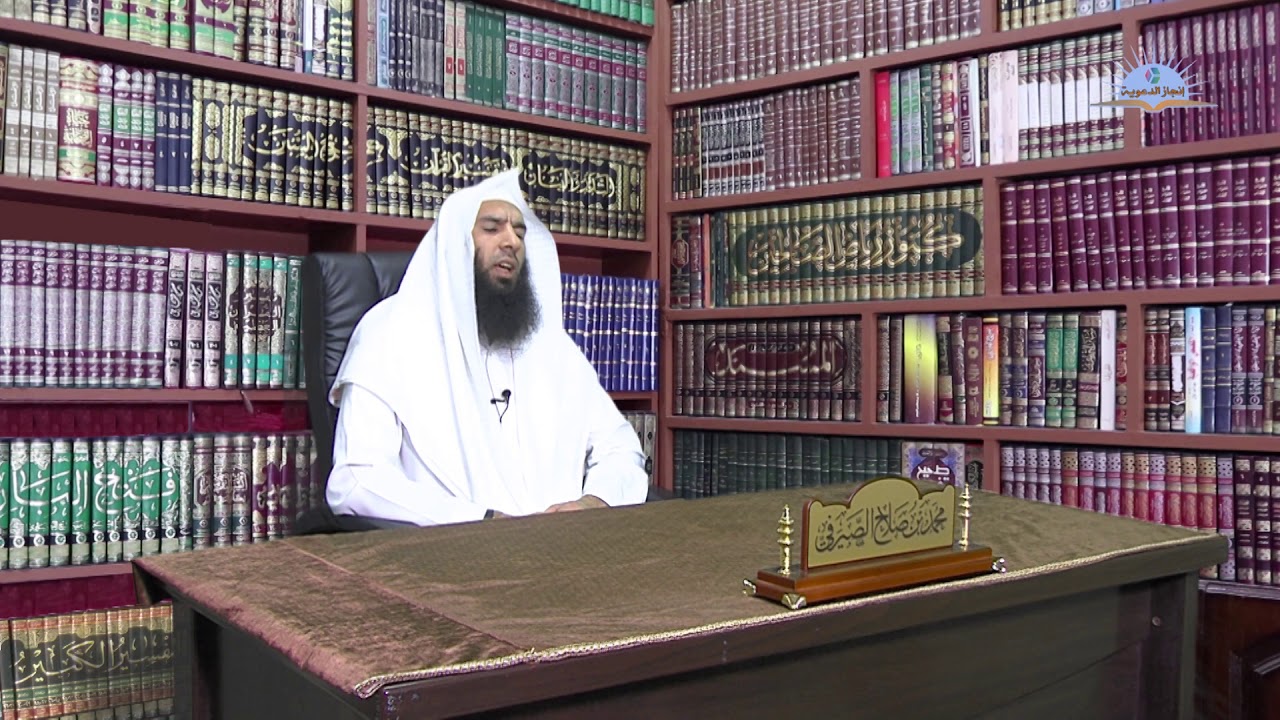 هل يشترط في غسلِ المرأة من الحيض أو الجنابة فك ضفائر الشعر؟