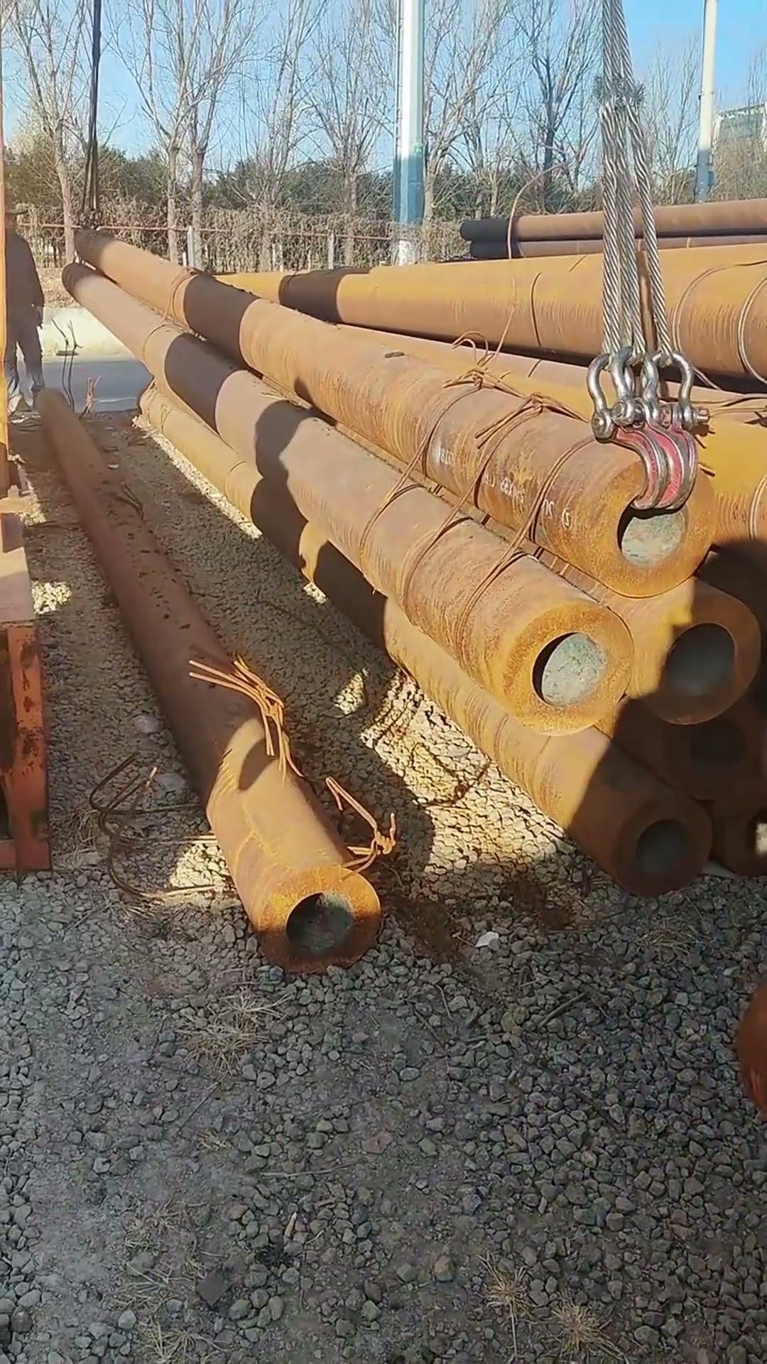 Thick walled steel cylinder loading process- Good tools and machinery make work easy
