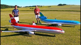 INCREDIBLE !! 2 HUGE RC MD11 PASSENGER SCALE MODEL TURBINE JET AIRLINER SYNCRO FLIGHT DEMONSTRATION