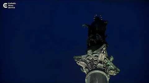Pope honors Mary at dawn