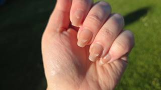 Neutral press on nails with a lux shimmer! Easy to put on and great for all occasions.