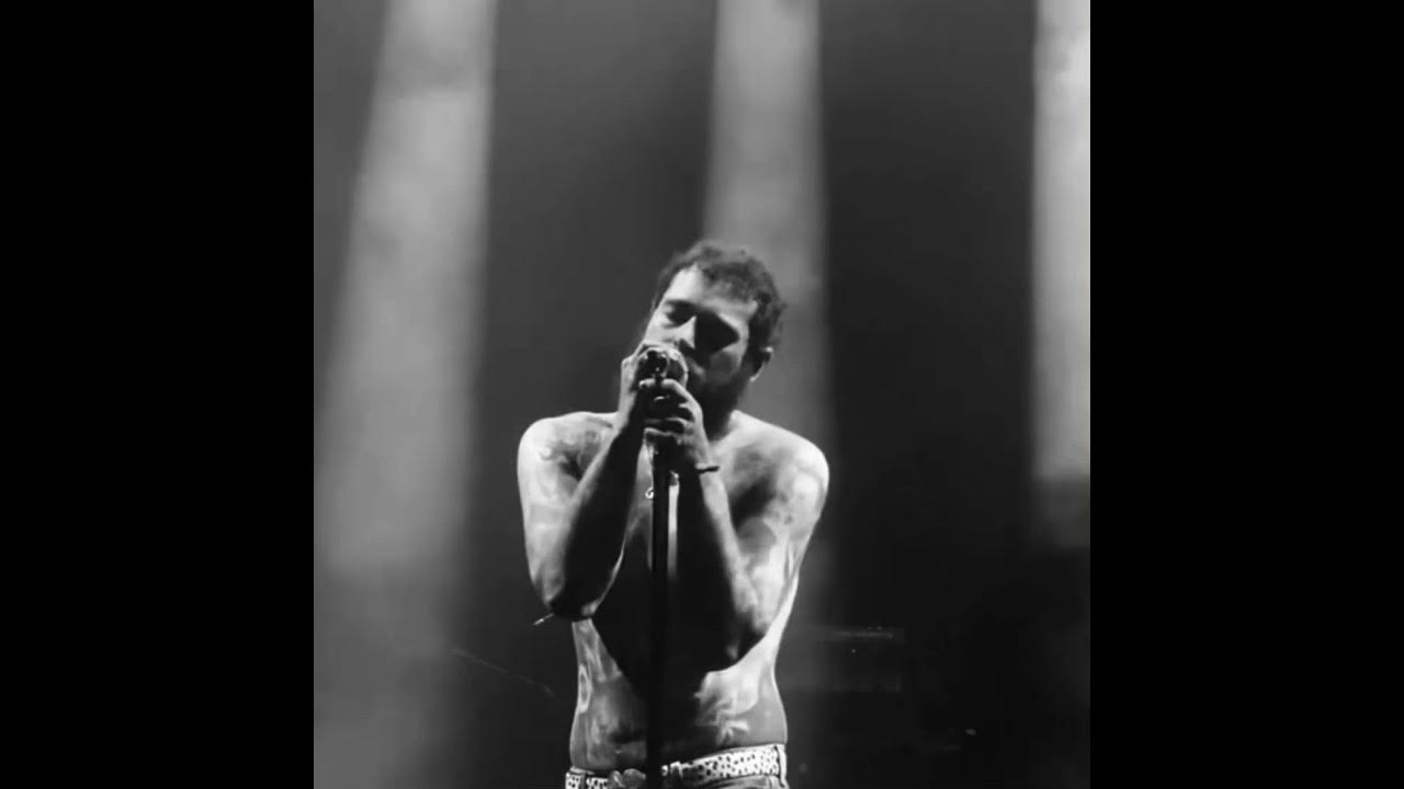 post malone preforms i fall apart live #postmalone #posty post malone preforms i fall apart live #postmalone #posty