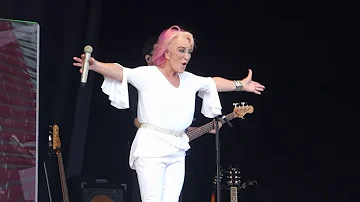 Tanya Tucker - If Your Heart Ain´t Busy Tonight - live at Strawberry Festival Plant City, Fl    2019