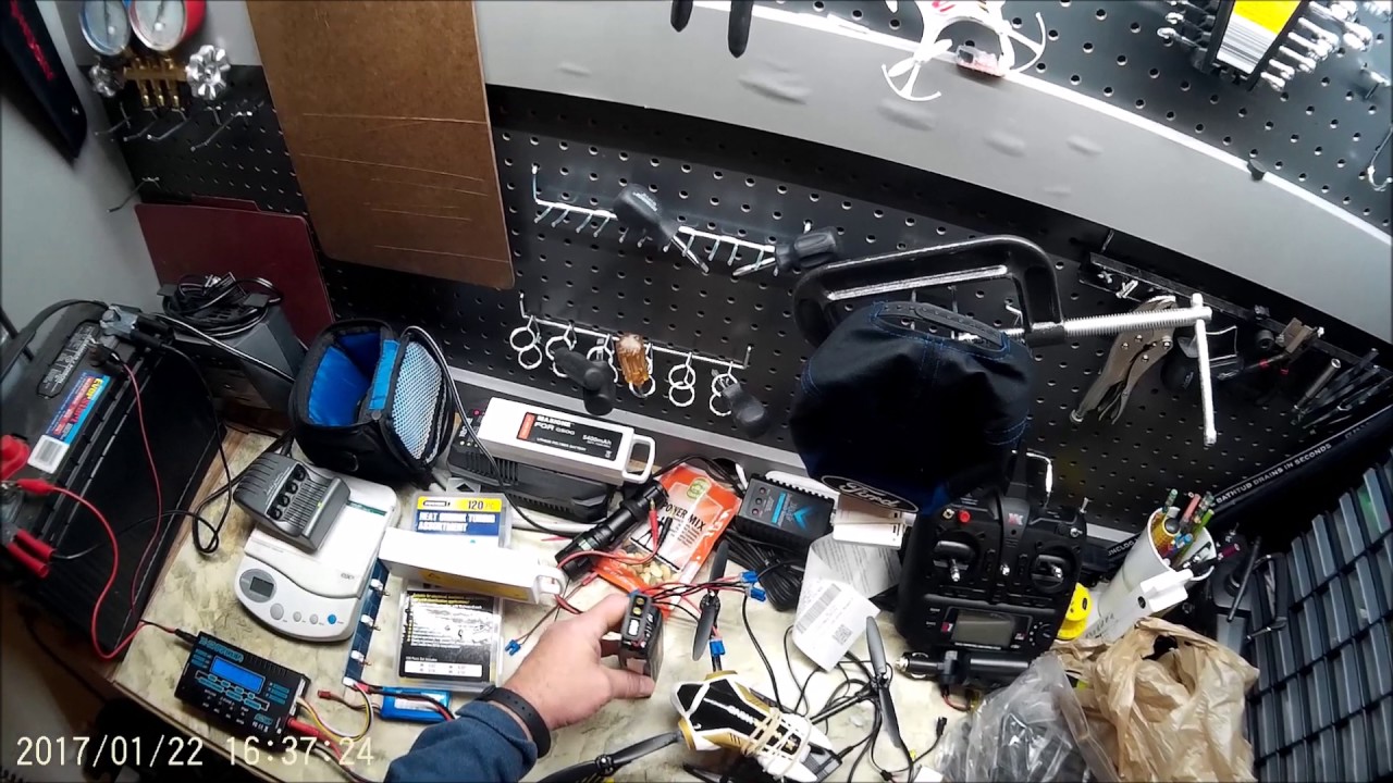 What is inside a q500 battery case