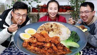 Sister Chun makes braised pork bibimbap, and the soup with rice is too enjoyable