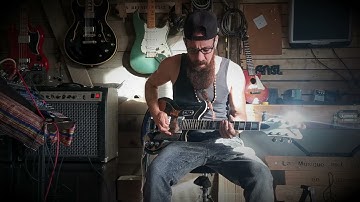 Groove Mood Improvised on Looper Pedal