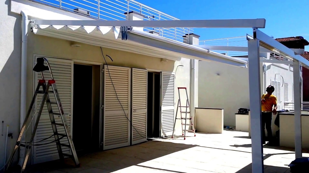 Pergola addossata motorizzata