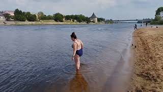 Река Великая, Псков, городской пляж, май месяц