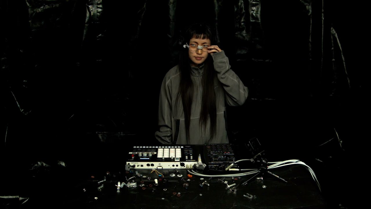 LIONCLAD GRAYWAVE2110 SET (Verselab MV-1 x SP404 MK2) - YouTube