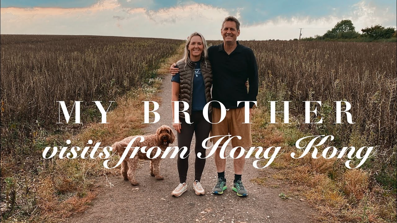 My brother 𝒞ℴ𝓇𝒷ℯ𝓉𝓉 visits me for a few days from H O N G Kong 