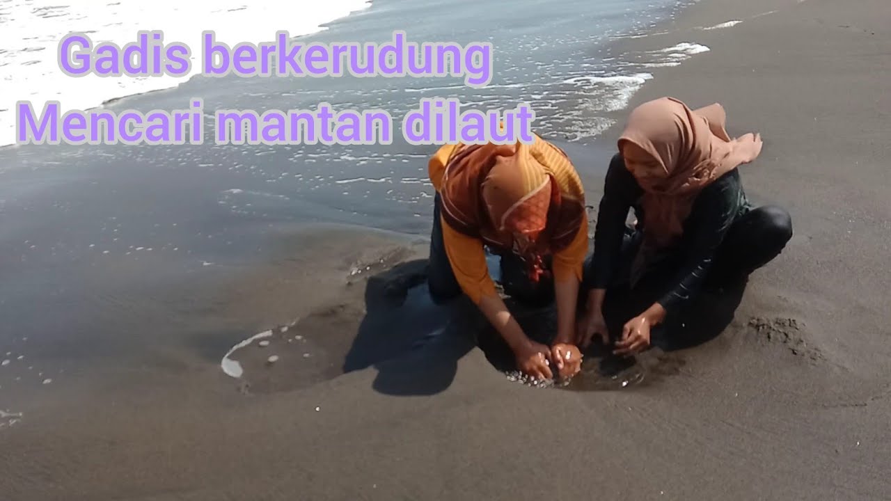 Gadis cantik mencari undur-undur laut basah semua boskiu 
