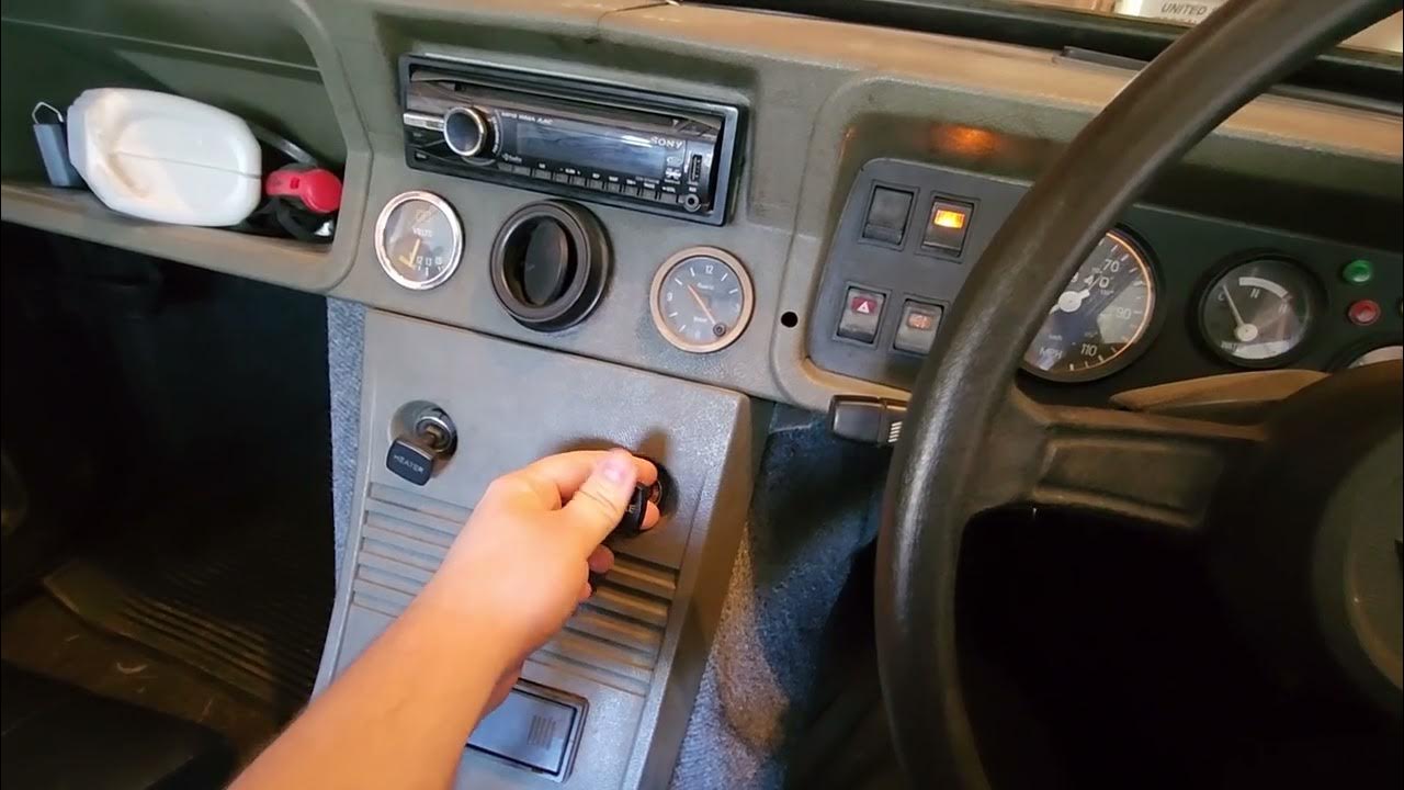 How to cold start a car with a manual choke Ft. Reliant Robin YouTube