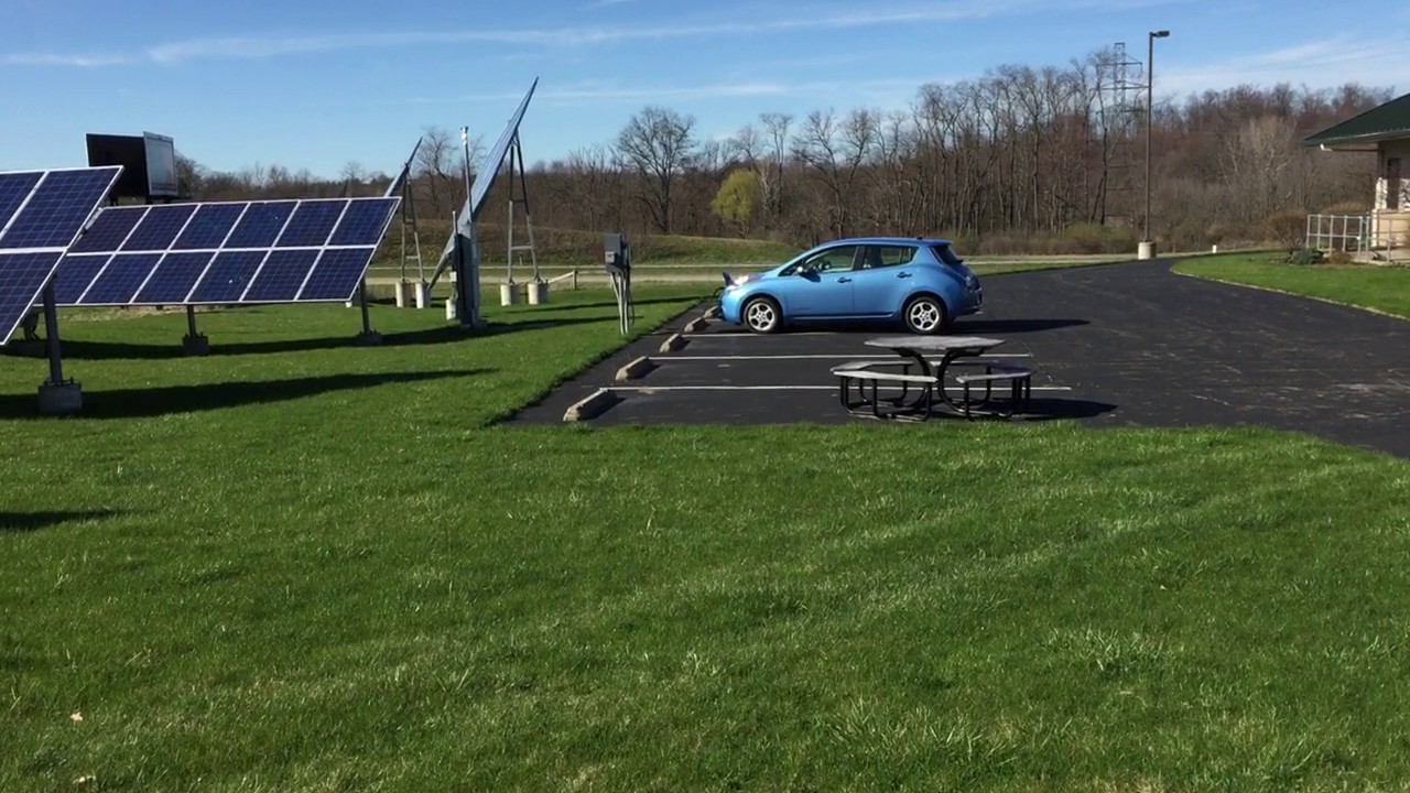 Nissan Leaf solar charging at G&S Titanium, Wooster Ohio YouTube