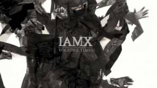 Miniatura del video "IAMX - I Salute You Christopher (Ode to Christopher Hitchens)"