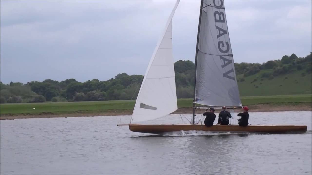 Thames A Rater Vagabond winning the 2016 Queens Cup - YouTube
