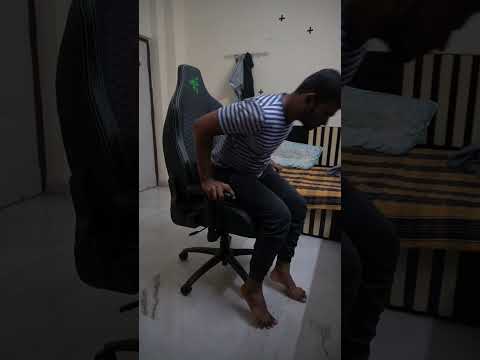 Unboxing Razer Iskur
