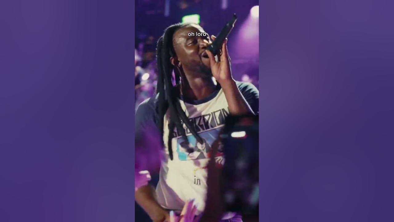 Shaboozey performing “A Bar Song (Tipsy)” at CMA Fest 2025 🍻