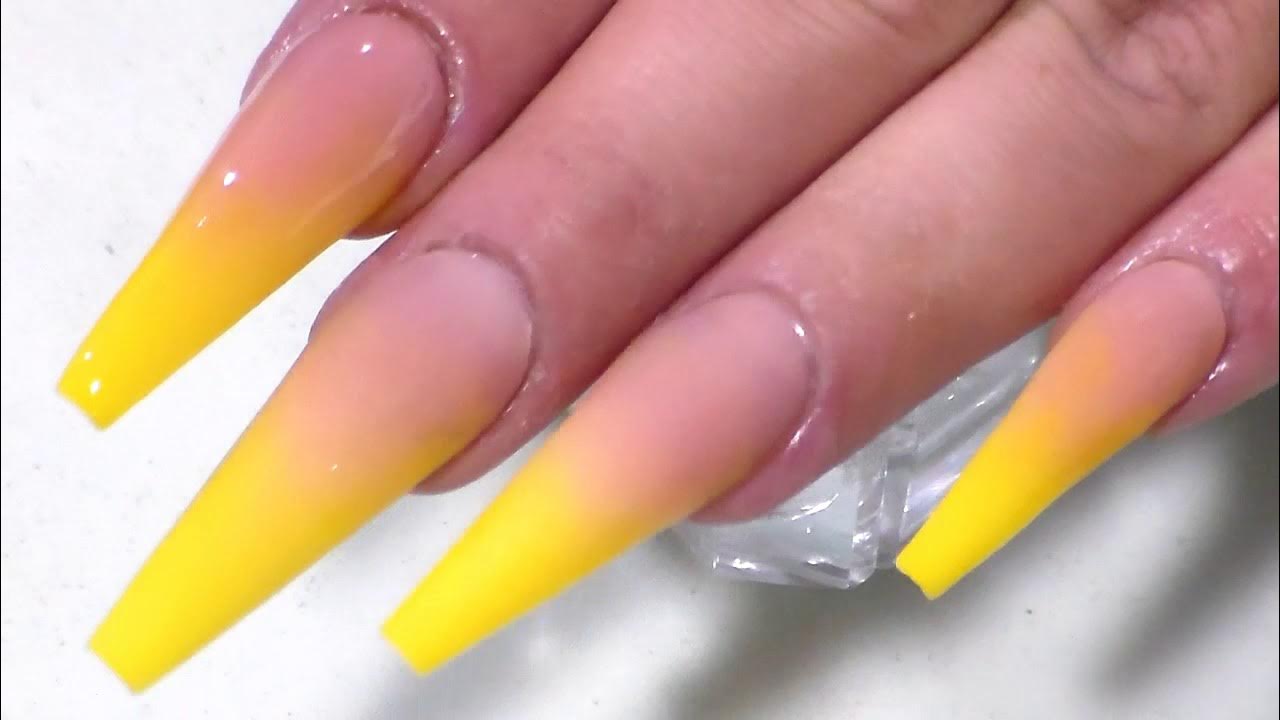uñas amarillas con girasol en 3D COLABORACION - thptnganamst.edu.vn