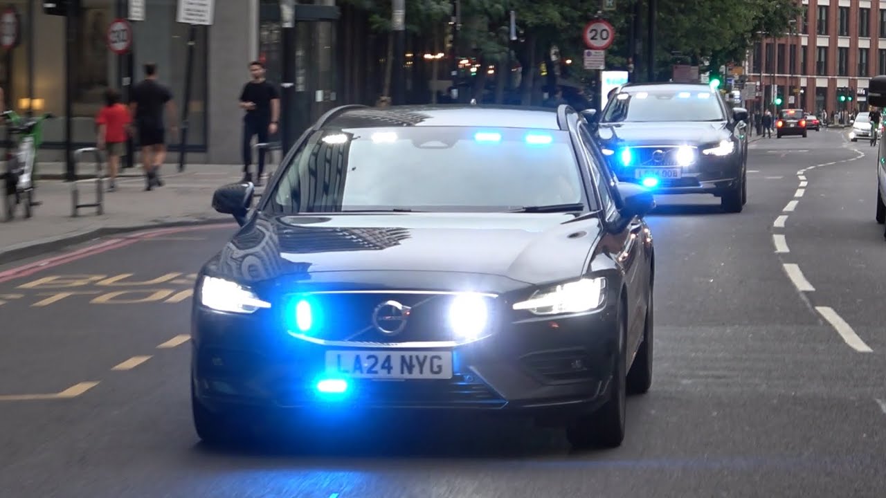 [RUMBLERS] CoLP Unmarked Volvos with Rumbler sirens Responding | TITAN ...