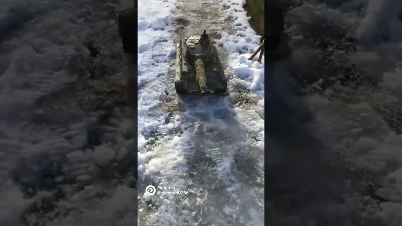 RC King Tiger tank 1/16 in snow