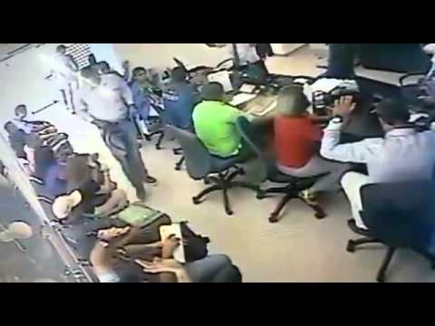 Difunden video de asalto en oficina de aerolínea en Maracaibo