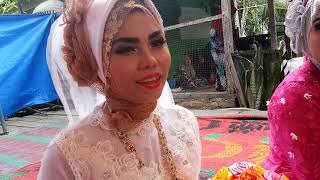 Mengayunkan anak kami azkana fazila di desa kuala bangka,labura,medan