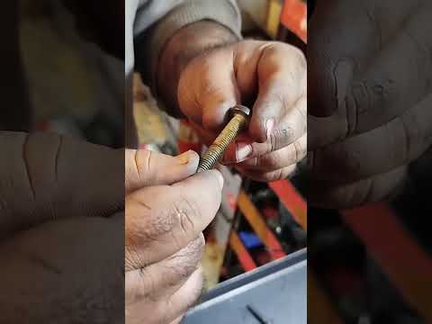 راز قدیمی مکانیک ها برای جلوگیری از شکستن پیچ ها