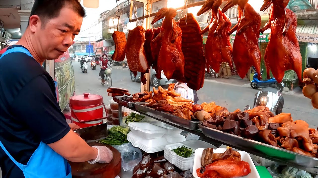 Chinese Man Technique Chopping Roasted Duck & Pork 2023 | Cambodian Street Food