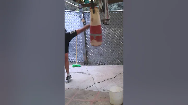 Juan Monter Kickboxing Heavy SandBag Training 4Fun
