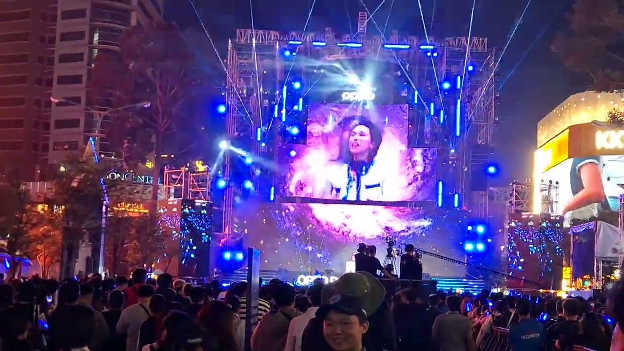 Sơn Tùng MTP đại sứ thương hiệu OPPO  ngày 10/01/2026 tại Lê Lợi TPHCM 