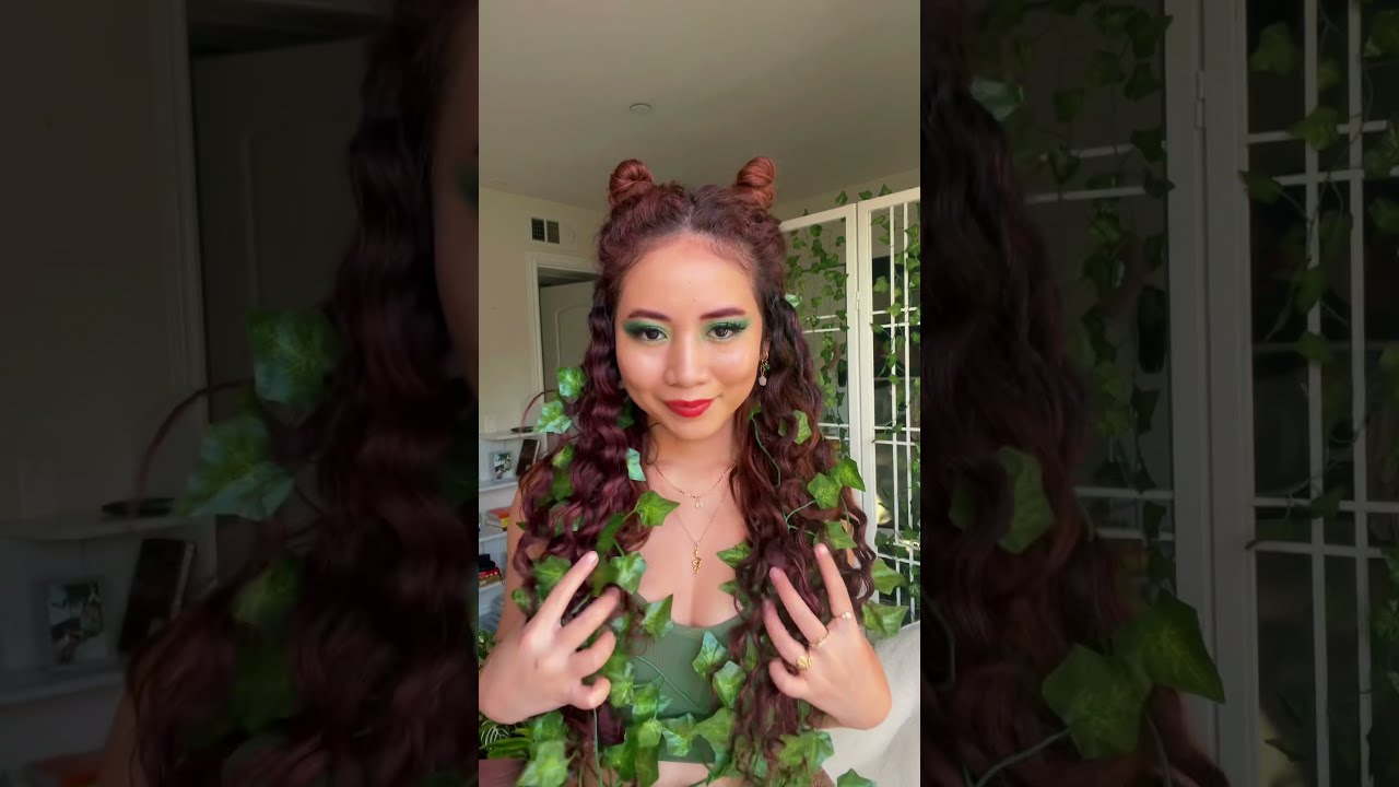 Poison Ivy Halloween Costume 2021 - Curly wavy hair with hair extensions