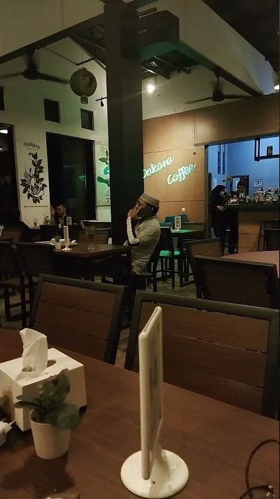 Suasana Minggu malam di Dakara Coffee