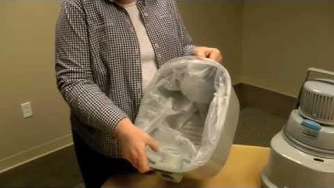 Nilfisk GS90: Change the Paper Bag