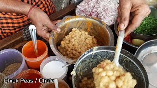 Best Place to Eat Tasty Chole Kulche in Mumbai | Only 50 Rs Plate | Indian Street Food