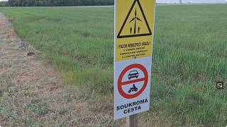 Vestas V52, viditelná abraze lopatek - !Pozor! Nebezpečí úrazu. V zimním období odpadává námraza.