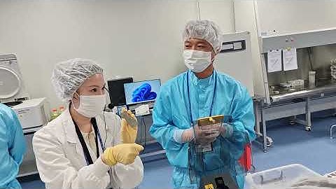 Demonstrating the use of the tube Biowelder (from Sartorius)