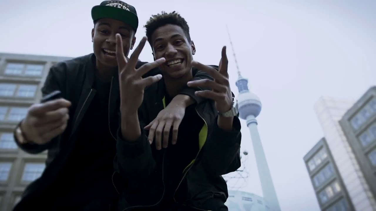 SAM | Urlaub in Berlin | Offizielles Musikvideo | 2014