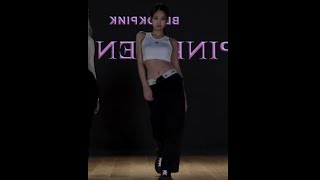 BLACKPINK JENNIE (제니) - Pink Venom Dance Practice [Mirrored] Resimi