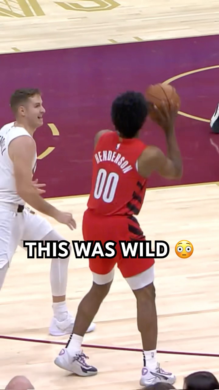 Scoot Henderson with an INSANE off backboard 3 to beat the shot clock