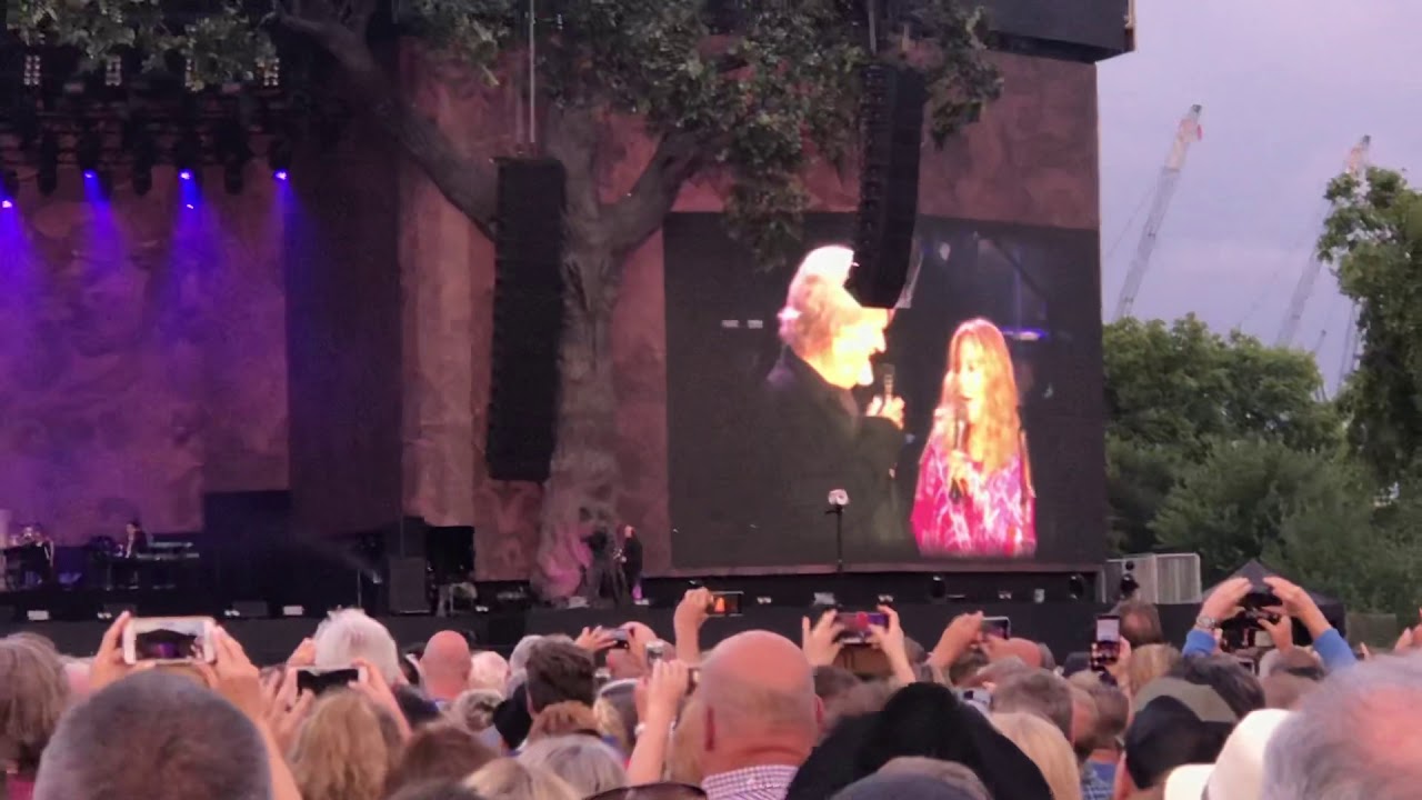 Lost Inside if You - Barbra Streisand & Kris Kristofferson at Hyde Park