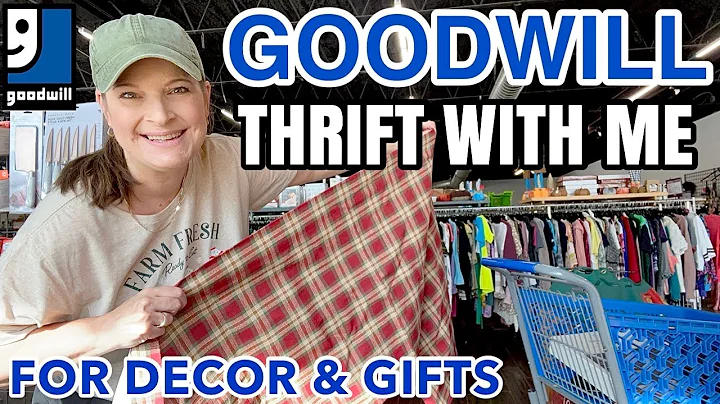 GOODWILL THRIFT WITH ME! Cozy Christmas Home Decor Thrifting & Thrifted Gift Purchase 🎄