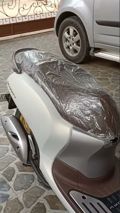 Motor Honda Scoopy prestige / stylish  2021 warna Putih banyak di buru
