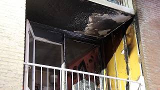 Explosie en daarna brand in Vlaardingse flatwoning zorgt voor flinke schade Explosie en daarna brand in Vlaardingse flatwoning zorgt voor flinke schade