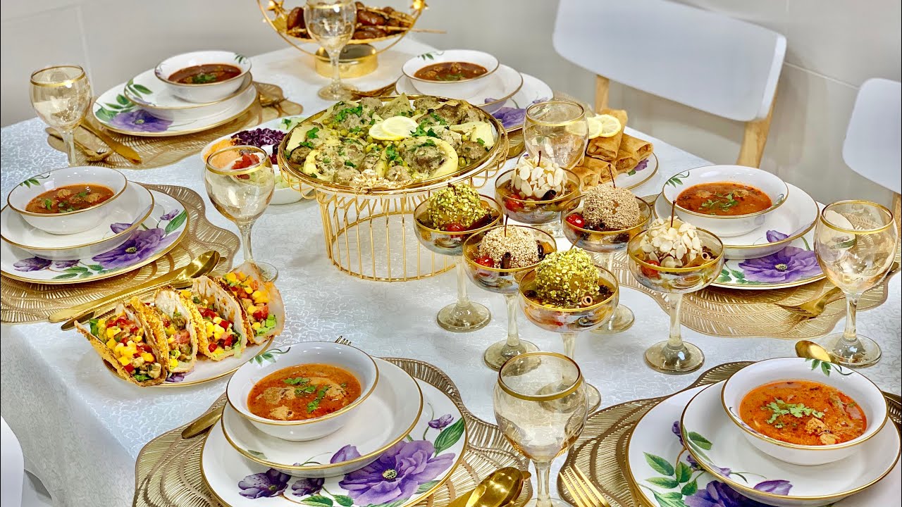 طاولة أول يوم رمضان 🌙طاجين البسباس و الجلبانة، طاجين حلو روايال 😍 ، ميني تاكو 🌮 ، بوراك ،سلطة…