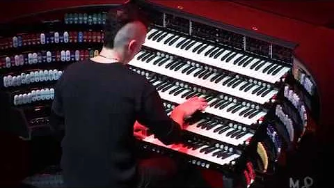 Cameron Carpenter - Bach's Fugue in B Minor (Live ...