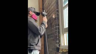 The Pulse Metal Rust Remover uses advanced pulse current technology to efficiently remove rust