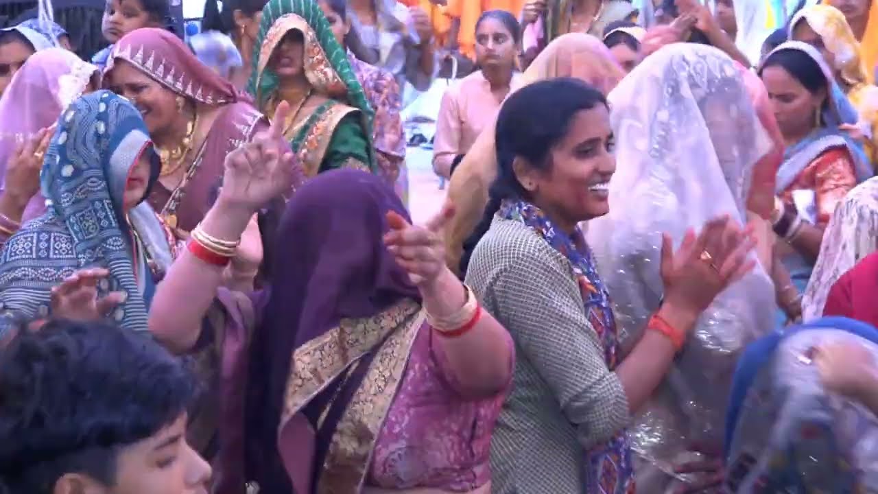  उड़िजा सुअना पूर्व देश को  शुद्ध ले लिए dance झूम उठा पूरा पंडाल कथा प्रवक्ता संजीव कृष्ण जी महाराज