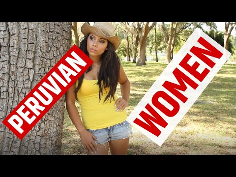 Video: Peruvian Women Get Naked In La Bombonera